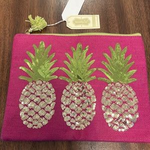 NWT hot pink with pineapples carry all pouch! Perfect for Vacation!